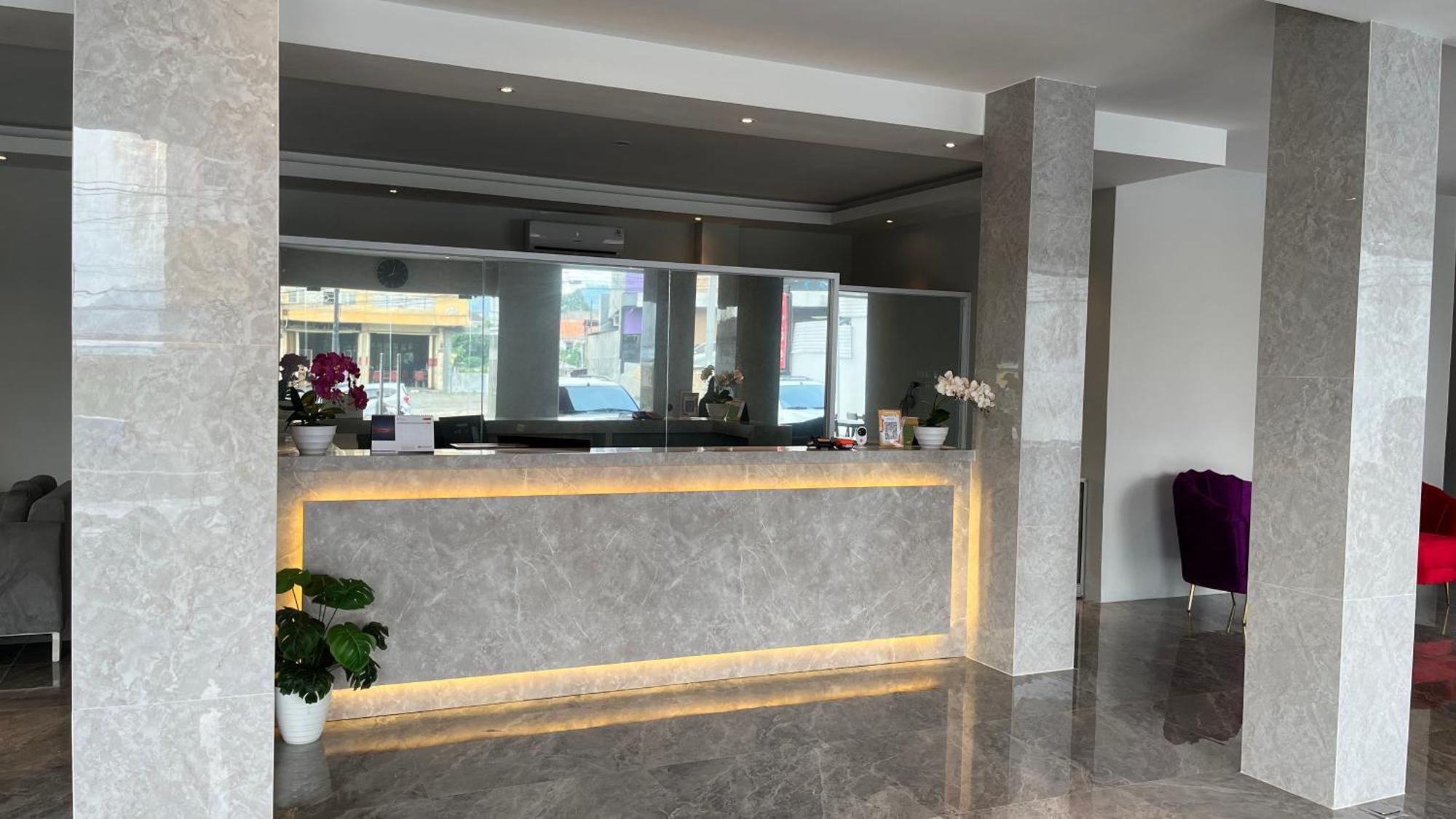 Hotel Reddoorz Premium At Jalan Diponegoro Lampung Bandar Lampung Exterior foto