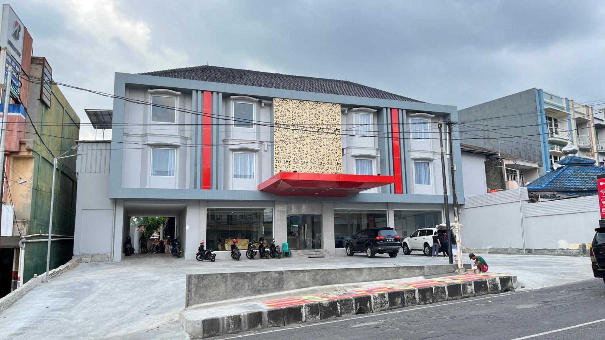Hotel Reddoorz Premium At Jalan Diponegoro Lampung Bandar Lampung Exterior foto