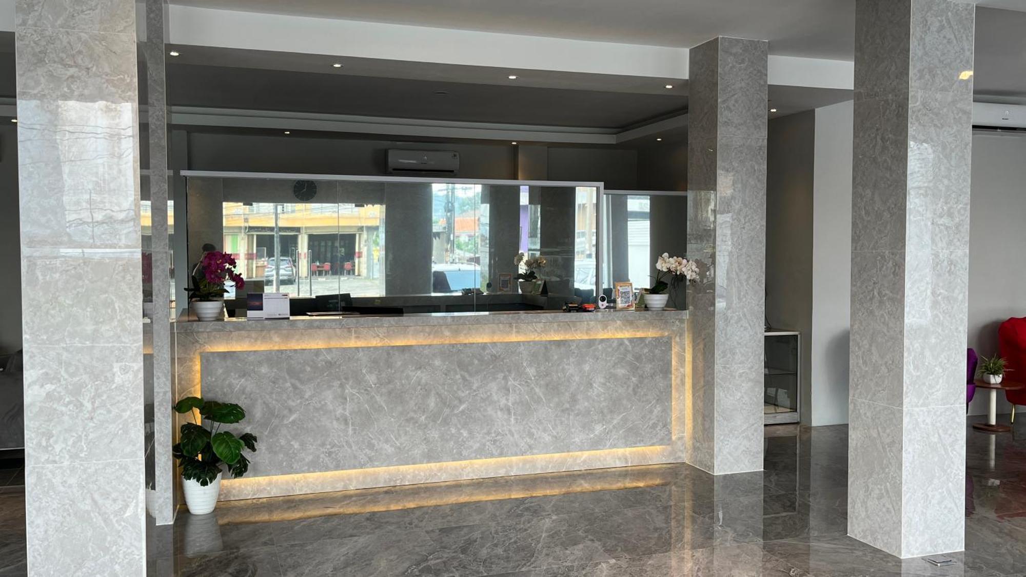 Hotel Reddoorz Premium At Jalan Diponegoro Lampung Bandar Lampung Exterior foto