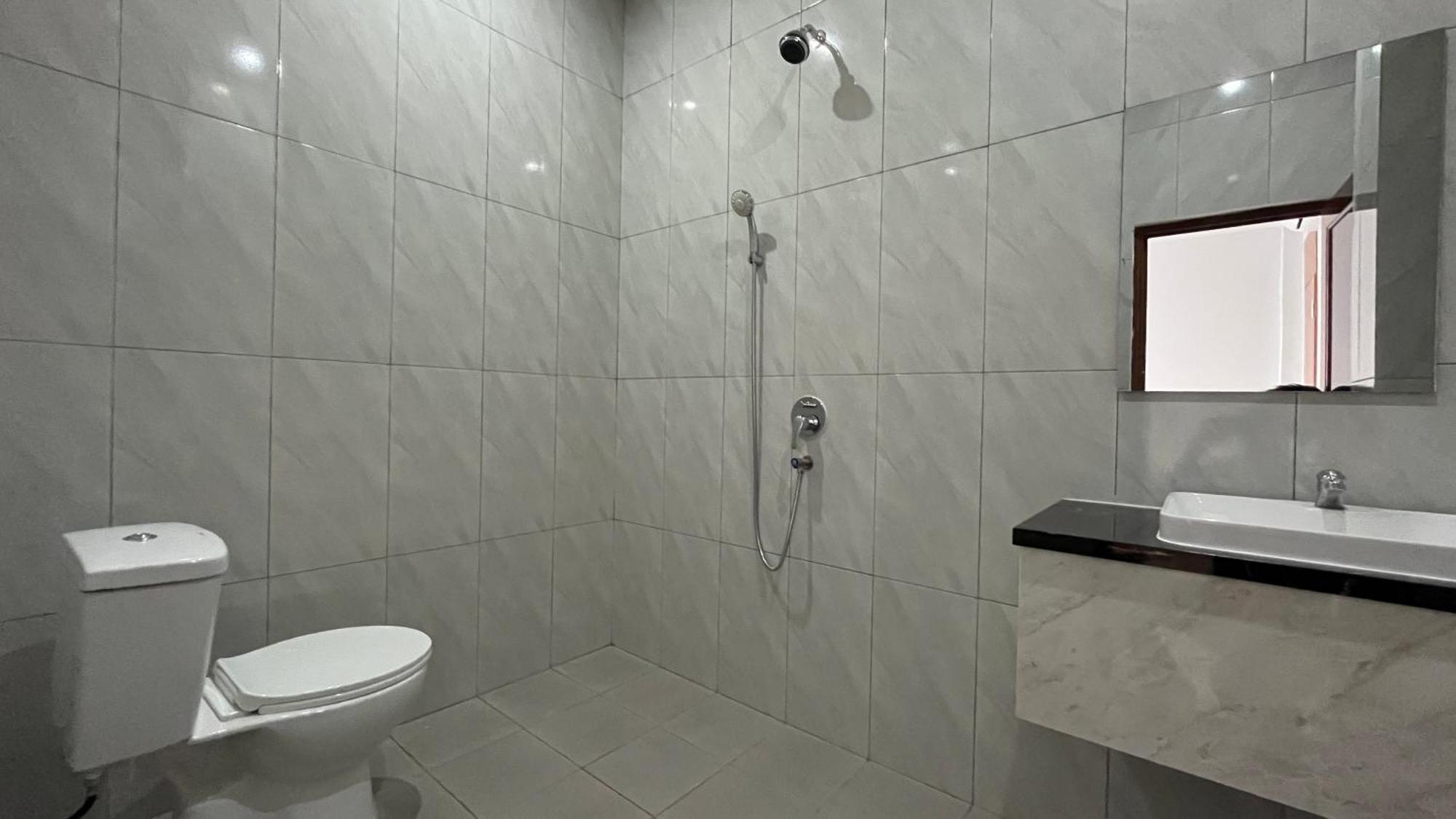 Hotel Reddoorz Premium At Jalan Diponegoro Lampung Bandar Lampung Exterior foto
