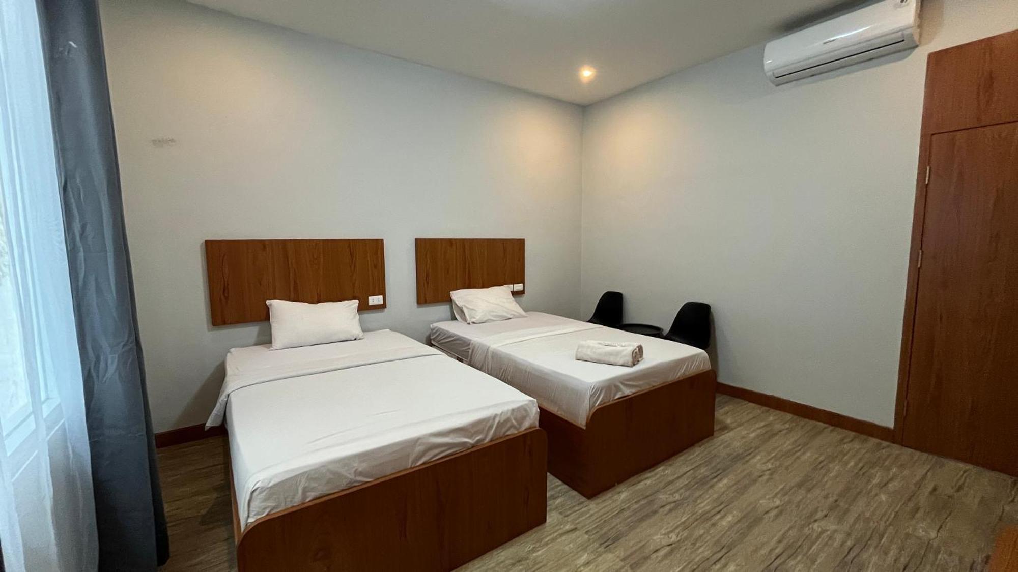 Hotel Reddoorz Premium At Jalan Diponegoro Lampung Bandar Lampung Exterior foto